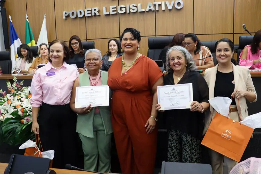Coletivo SOMOS homenageia presidente municipal do PT e Diretora da FACOMTO