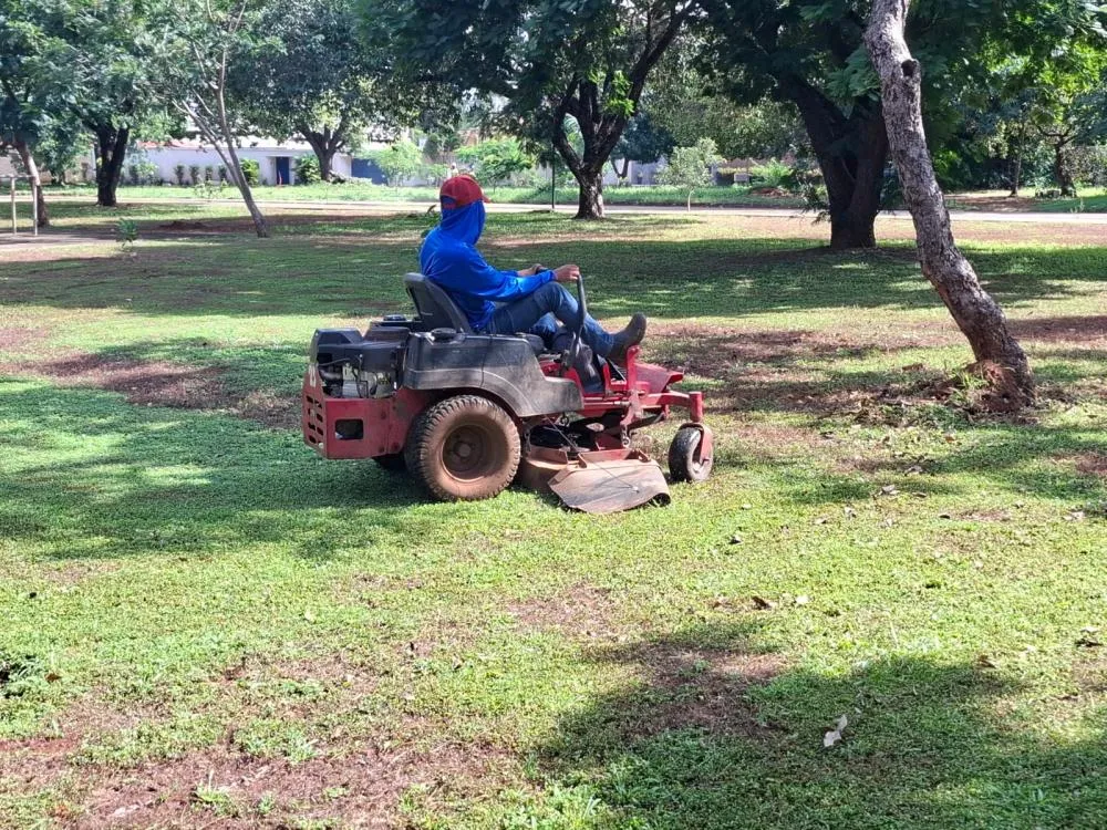 Moradores da Arse 14 recebem força-tarefa de limpeza contra arboviroses nesta segunda