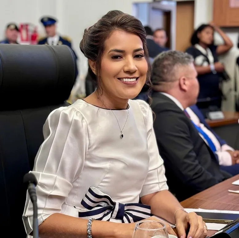 BILHETE DO CT: “Débora Guedes, secretária da Educação de Palmas, sobre distribuição de bíblias e os novos tempos antes do apocalipse”