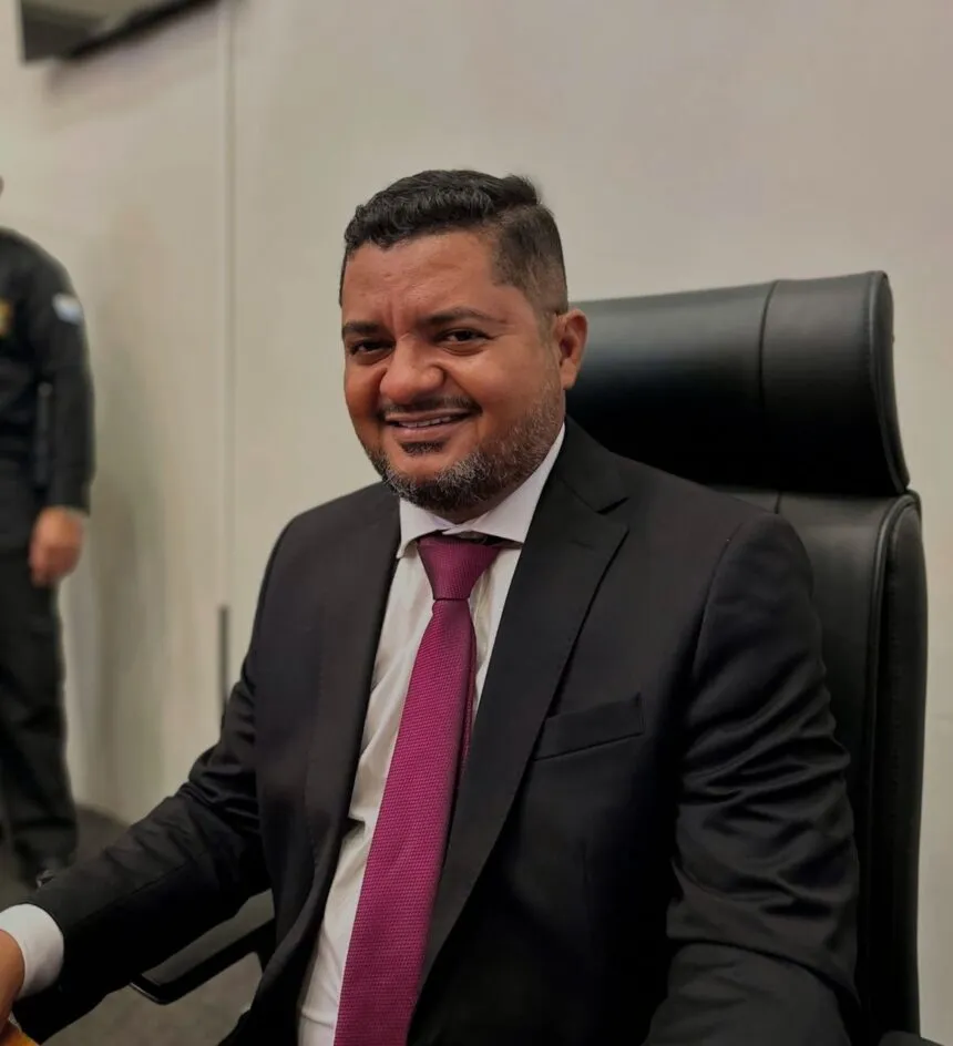 Vereador Balaio solicita reforma de quadra esportiva no Jardim Aureny III