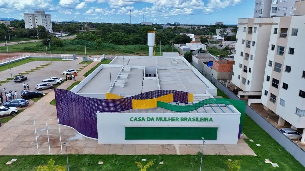 Prefeito inspeciona estrutura da Casa da Mulher Brasileira, que será inaugurada nesta