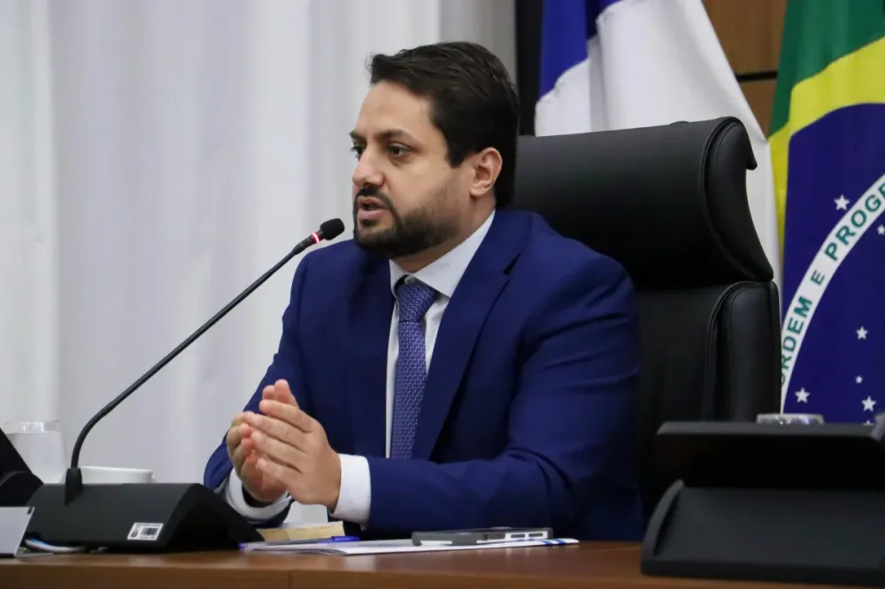 Vereador Dr. Vinícius requer ação urgente para resolver quedas de energia na Arse 14