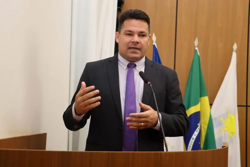 Vereador Walter Viana solicita revisão do Plano de Carreiras da Saúde em Palmas