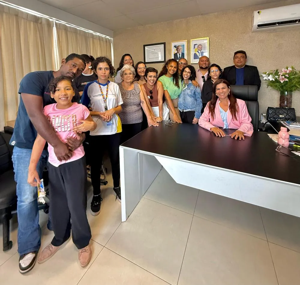 Vereadora Karina Café recebe pais de autistas e reforça compromisso com a inclusão