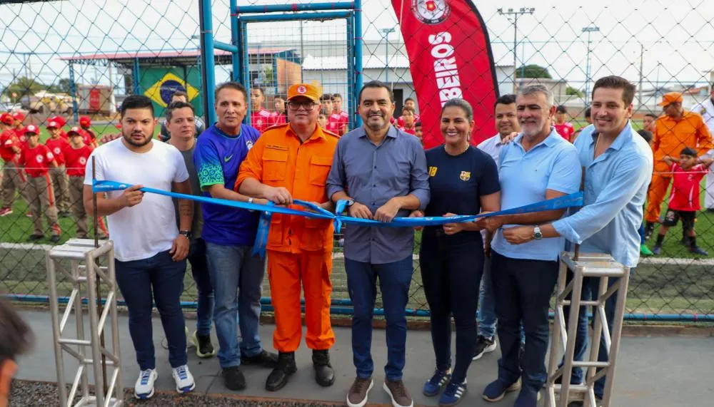 Governador entrega reforma e ampliação com arena esportiva do 2º Batalhão de Bombeiros Militar
