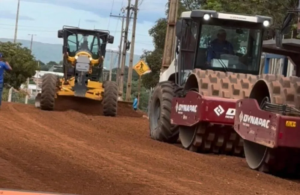 Avenida comercial do Aureny III passa por revitalização na base asfáltica