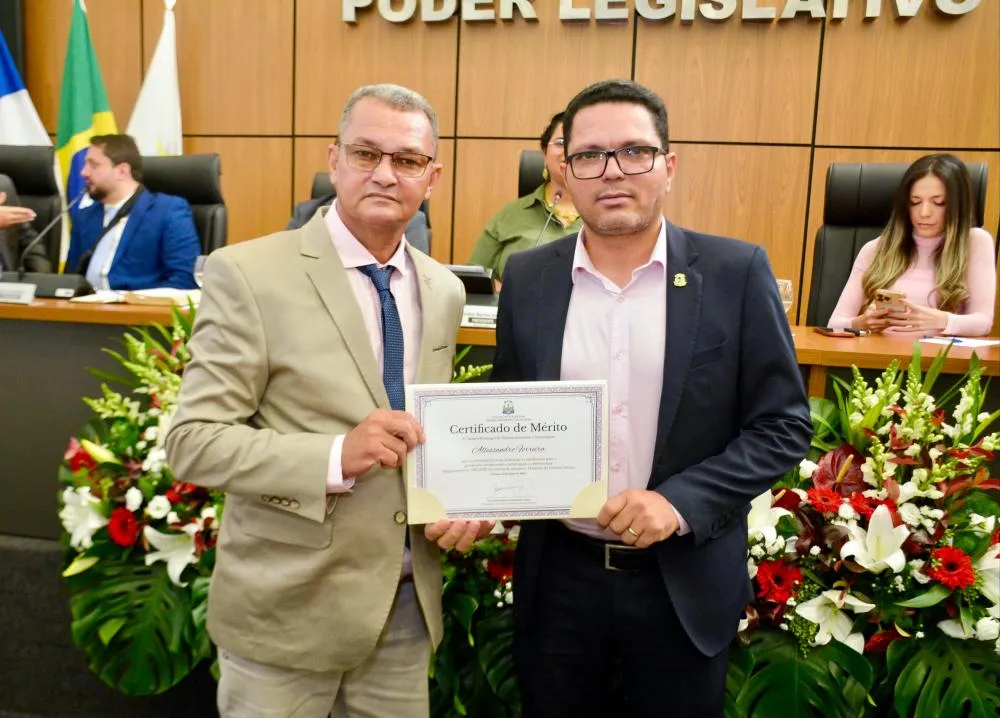 Dia do Jornalista: vereador Nonatão da 4 homenageia o jornalista Allessandro Ferreira