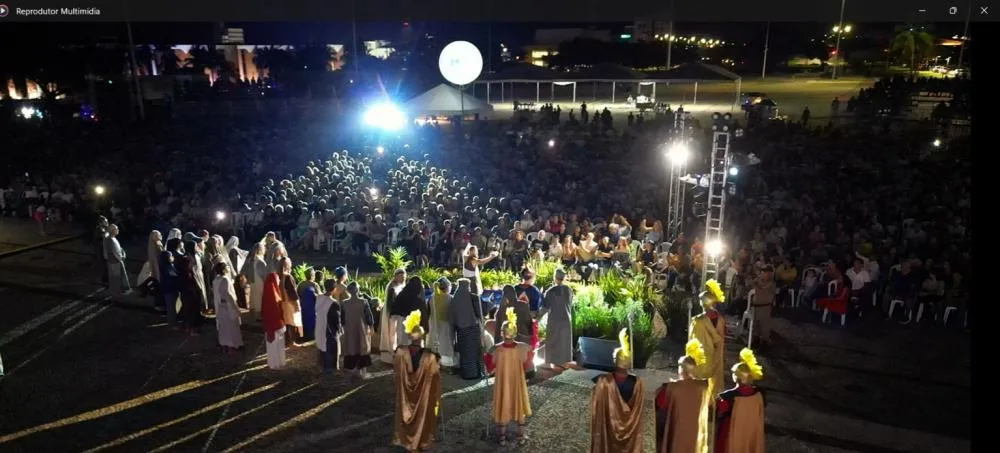 21ª Paixão de Cristo emociona e reúne mais de 10 mil pessoas na Praça dos Girassóis