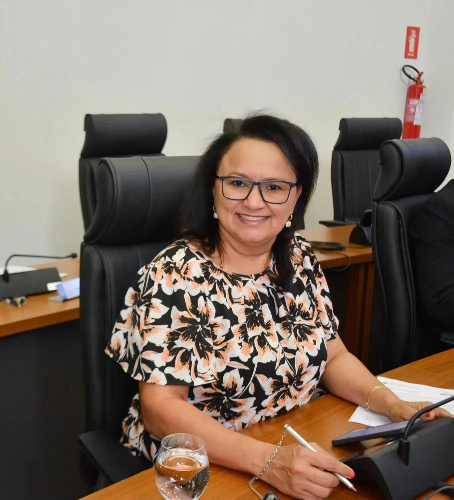 Professora Iolanda Castro solicita reforma urgente da Policlínica 108 sul