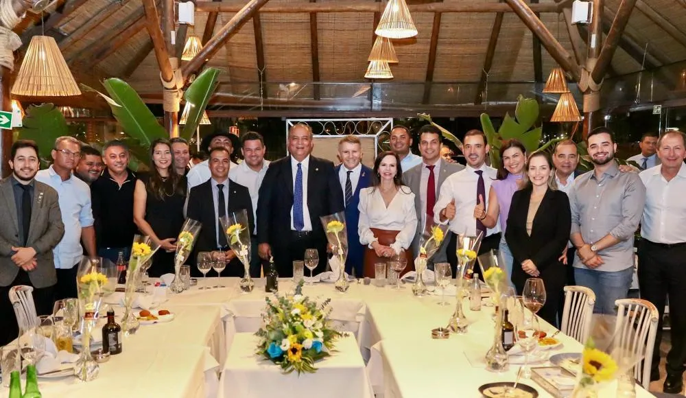 Karina Café se reúne com prefeito Eduardo Siqueira, vereadores e bancada federal, em busca de recursos para Palmas