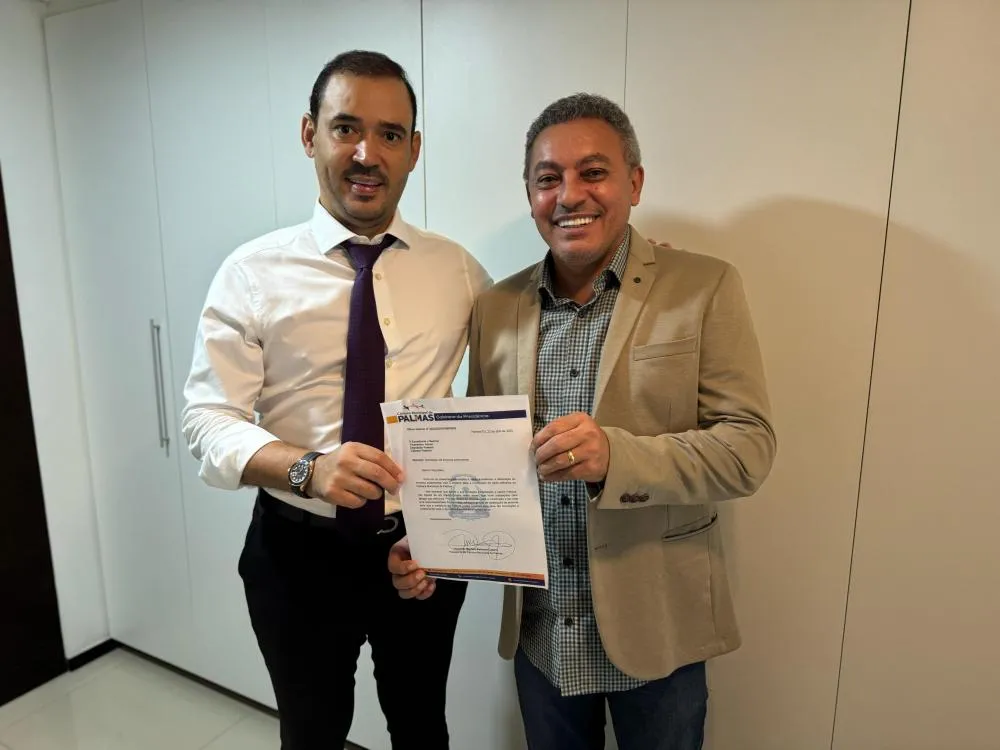Marilon Barbosa entrega pedido de emenda para construção da sede da Câmara de Palmas ao deputado Vicentinho Junior e a senadora Dorinha   