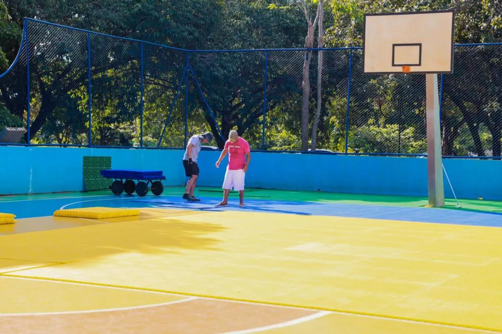 Quadras poliesportivas de Palmas recebem pisos modulares mais resistentes e seguros
