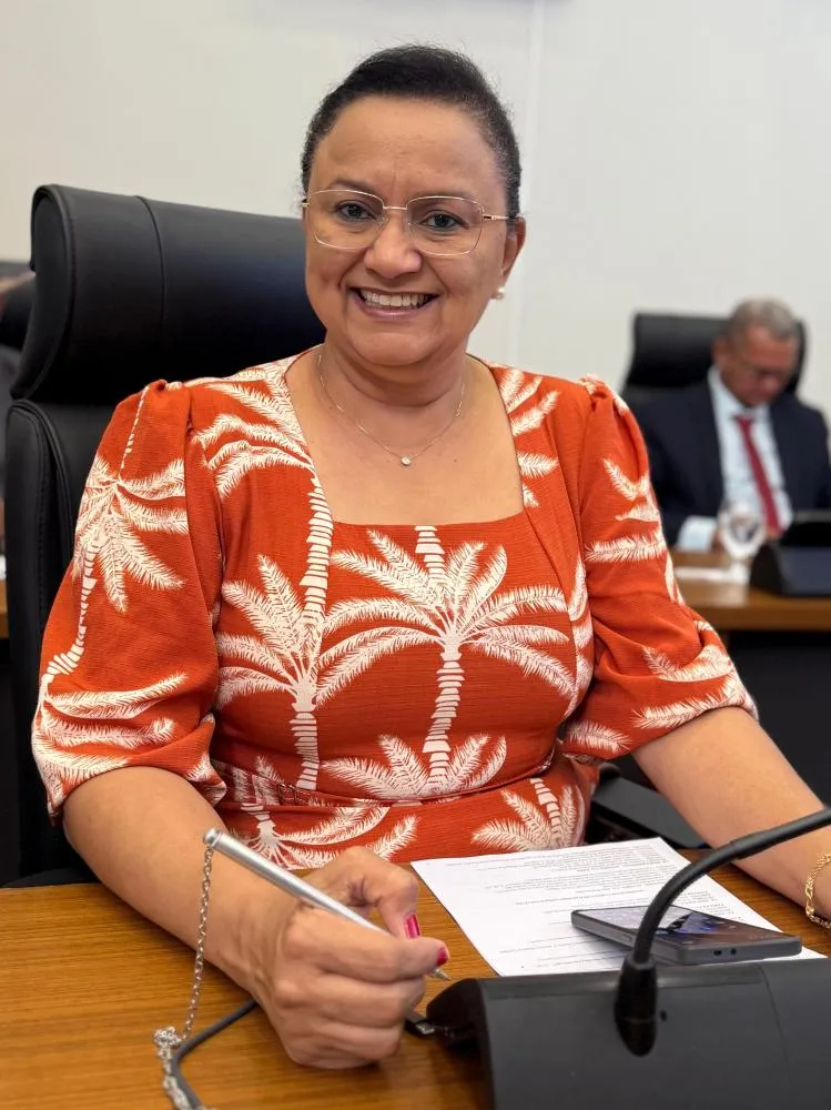 Vereadora Professora Iolanda Castro solicita estudo técnico para implantação de CRAS no bairro Flamboyant I