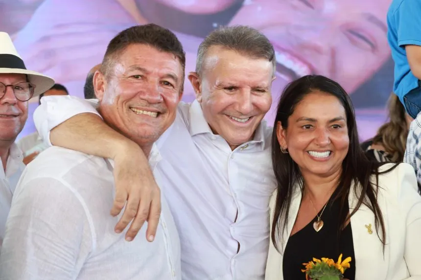 Vereador Márcio Reis prestigia entrega da nova frota de ônibus do transporte coletivo de Palmas