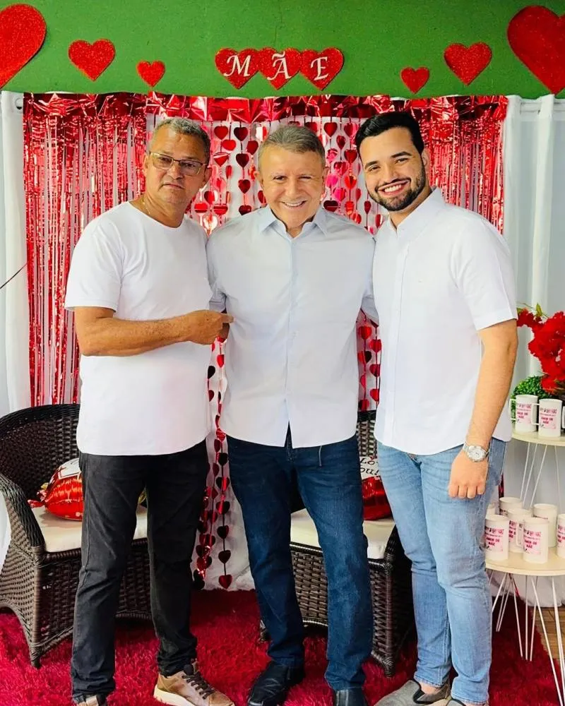 Projeto Amor de Mãe, do Vereador Nonatão da 4, tem presença do Vereador Marcos Júnior e Prefeito Eduardo Siqueira Campos