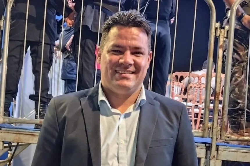 Vereador Walter Viana prestigia aniversário de Palmas durante desfile em Taquaralto