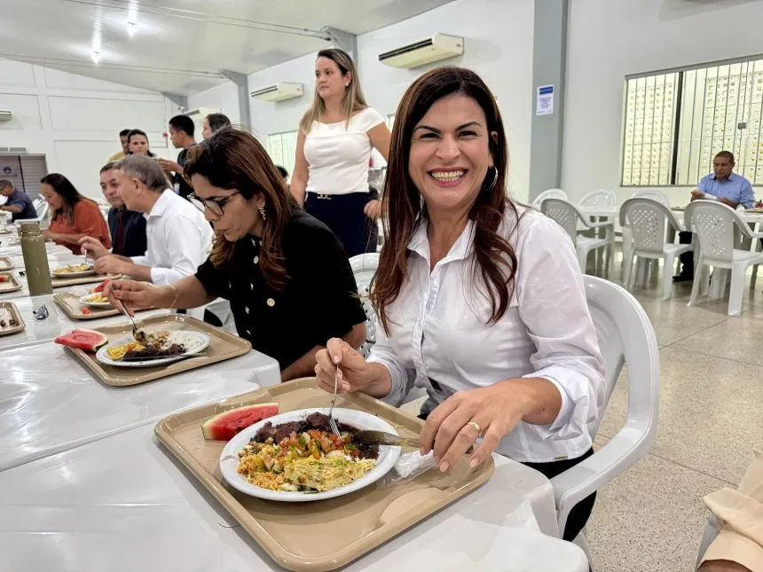 Karina Café participa da entrega da reforma do Restaurante Comunitário na região norte da Capital