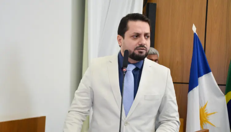 Vereador Dr. Vinicius Pires denuncia violência contra profissionais da saúde em Palmas