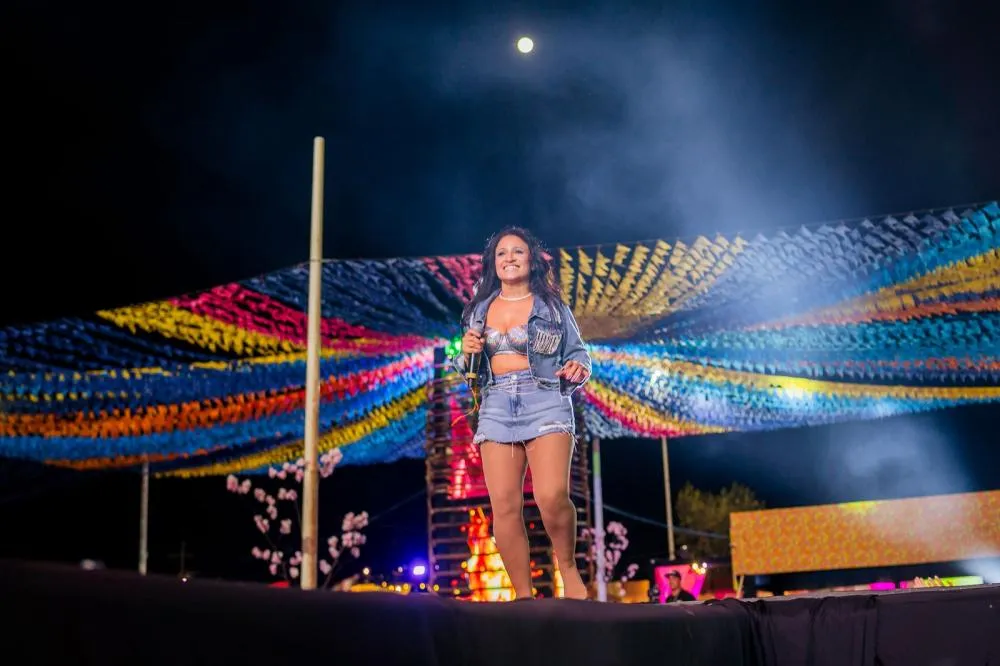 Arraiá da Capital tem show de forró com Moleca Sapeca nesta sexta-feira, 27