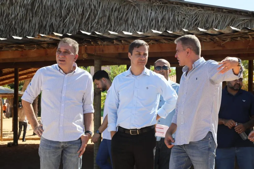 Prefeitura de Palmas inicia instalação de telas de proteção na Praia do Caju para temporada de verão