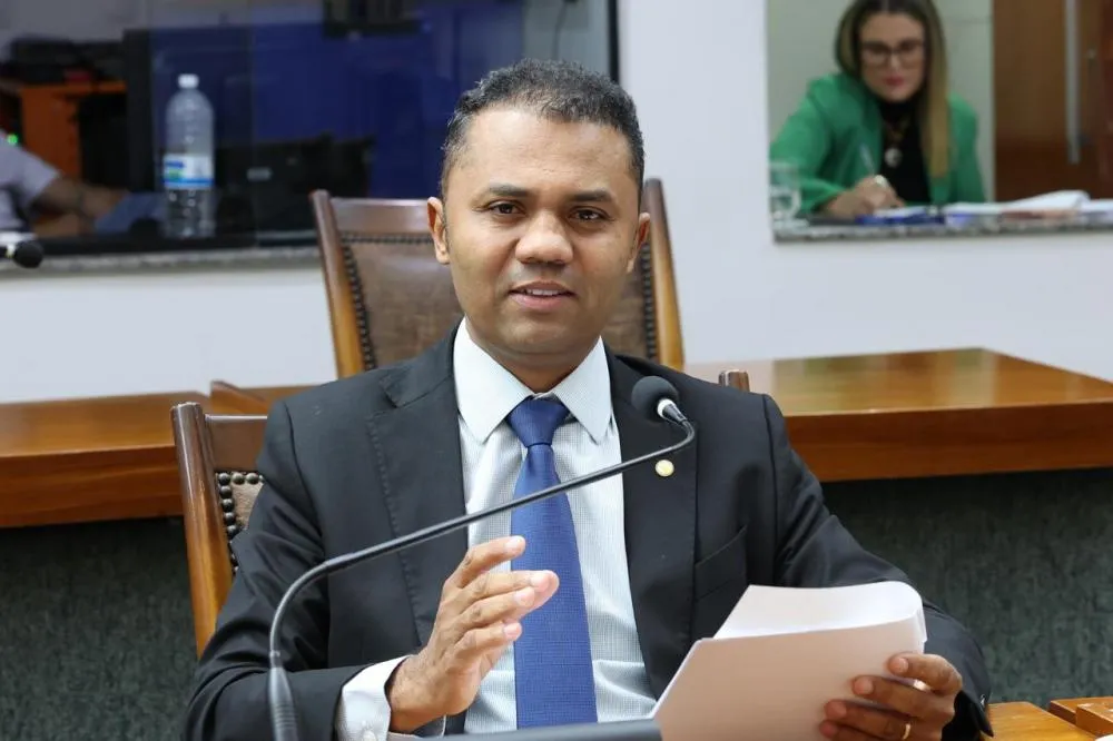 Após articulação do deputado Moisemar, Aleto aprova Lei que garante manutenção do Plano de Saúde para servidores do CRISA 