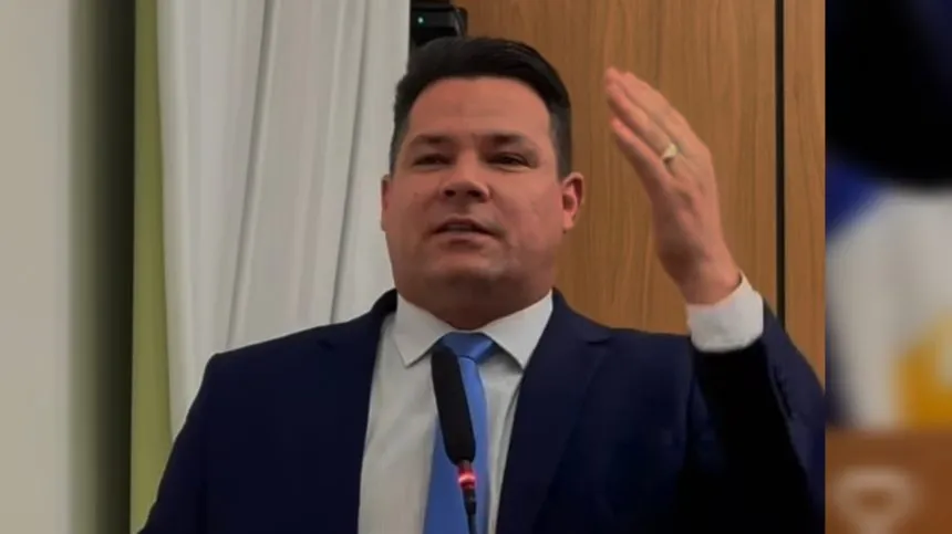 Vereador Walter Viana comemora retirada do jogo “Tigrinho” da Lototins após pedido feito na Câmara