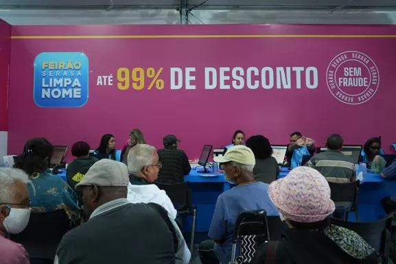 Feirão Serasa: dívidas podem ser renegociadas em agências dos Correios