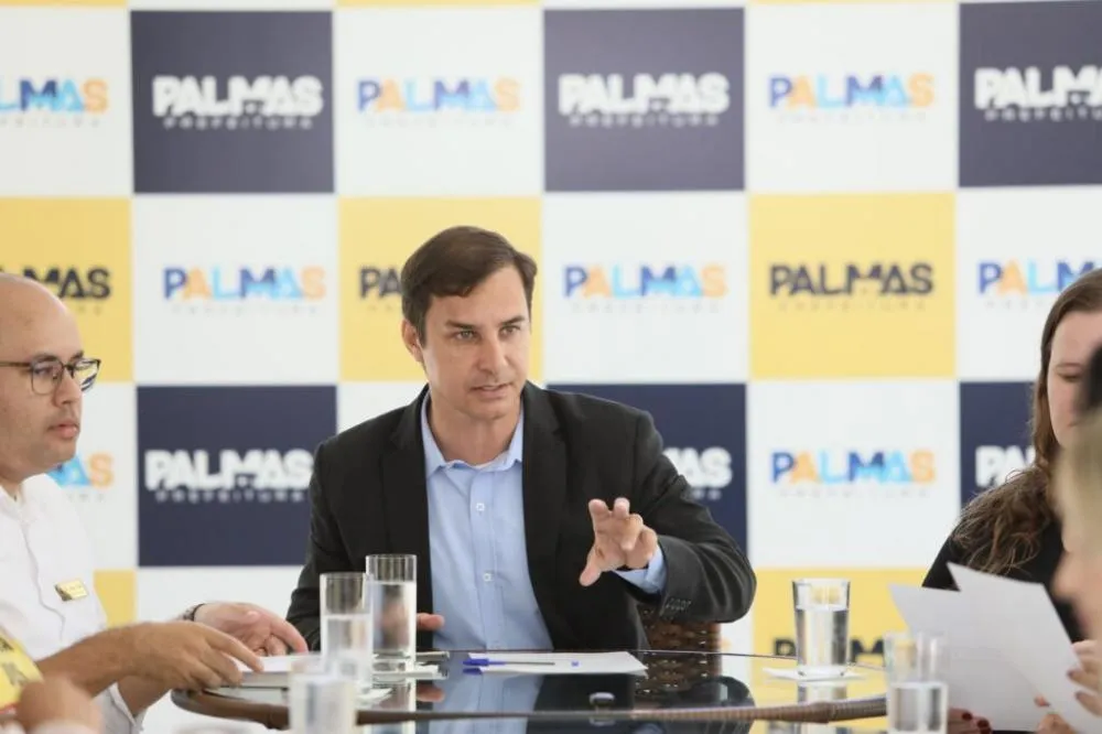 Prefeito interino de Palmas discute nomeações de aprovados em cadastro reserva da Saúde e Educação