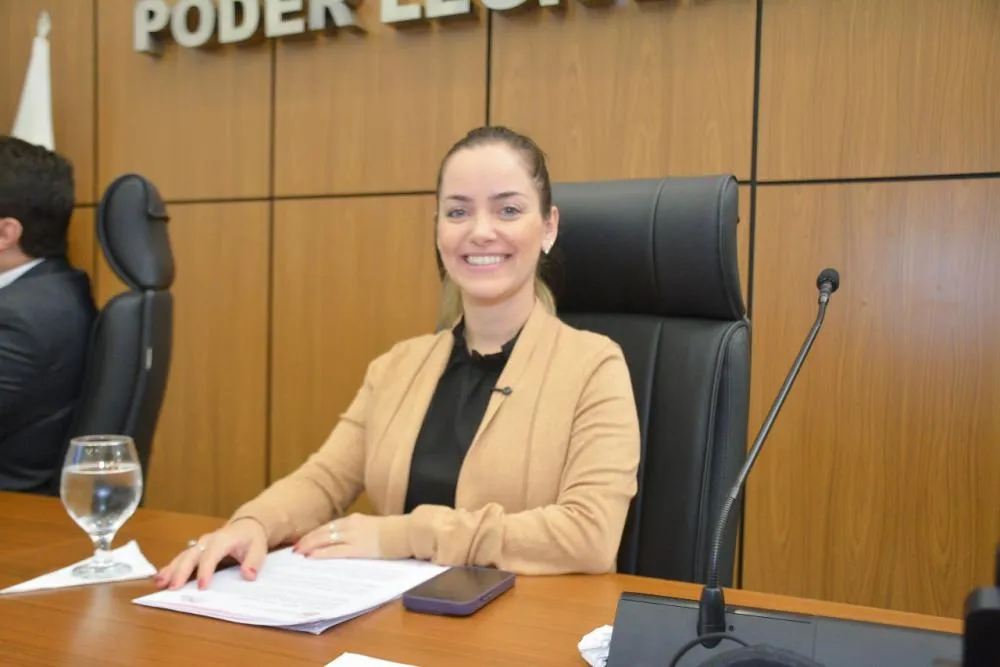 A vereadora MaryCats da Causa Animal solicita à Secretaria Municipal de Mobilidade Urbana a implantação de “patadestres”