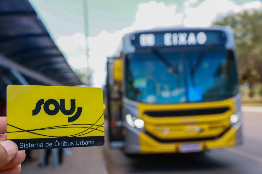 Usuários aproveitam período de férias escolares para solicitar cartão do transporte coletivo