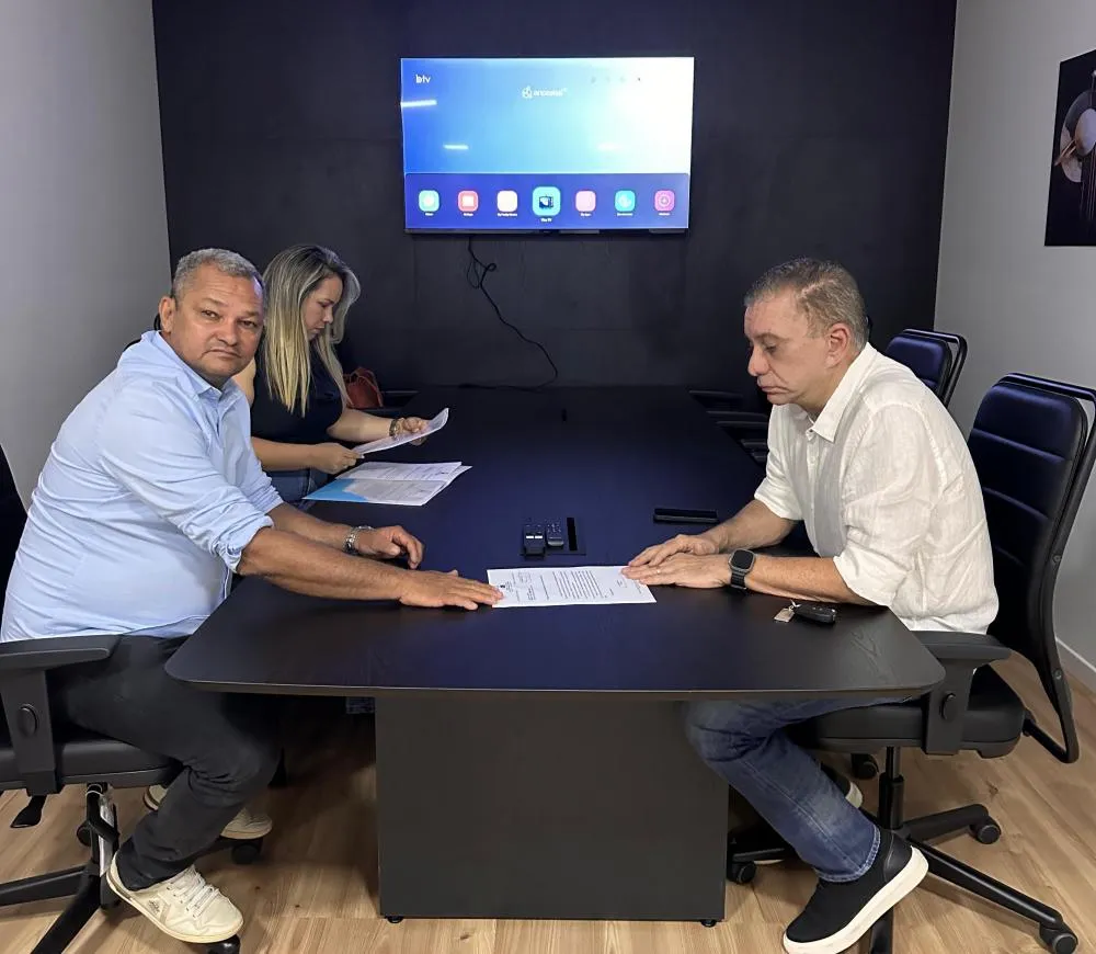 Nonatão da 4 visita secretário Amastha e trata sobre início das obras na Praça do Aureny IV