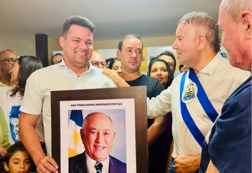 Vereador Walter Viana celebra retorno de Eduardo Siqueira à Prefeitura 