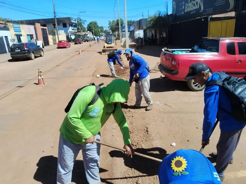 Prefeitura inicia recapeamento em importante avenida comercial de Taquaralto