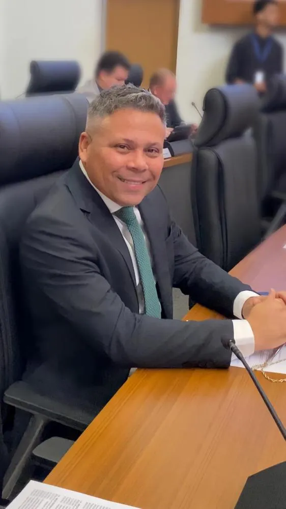 Vereador Alex Mascarenhas solicita faixa de pedestre elevada em frente ao CMEI Criança Feliz, em Taquaralto