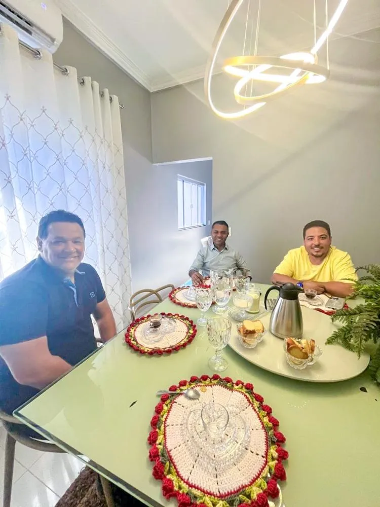 Em Guaraí, Deputado Moisemar é recebido pelo Pastor Eneias Abreu para tratar sobre projetos para a comunidade 