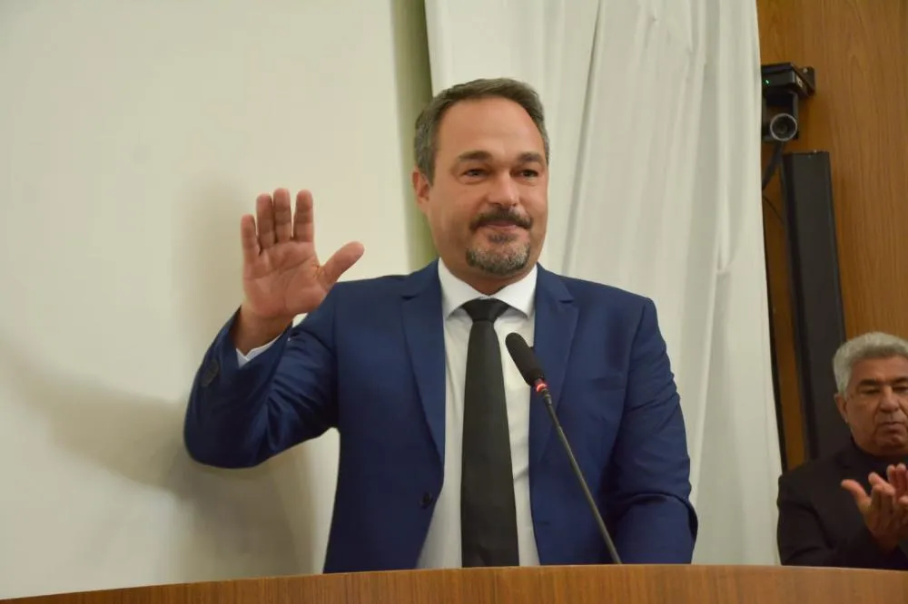 Câmara empossa Hernany Jr da Casa São Paulo como vereador de Palmas