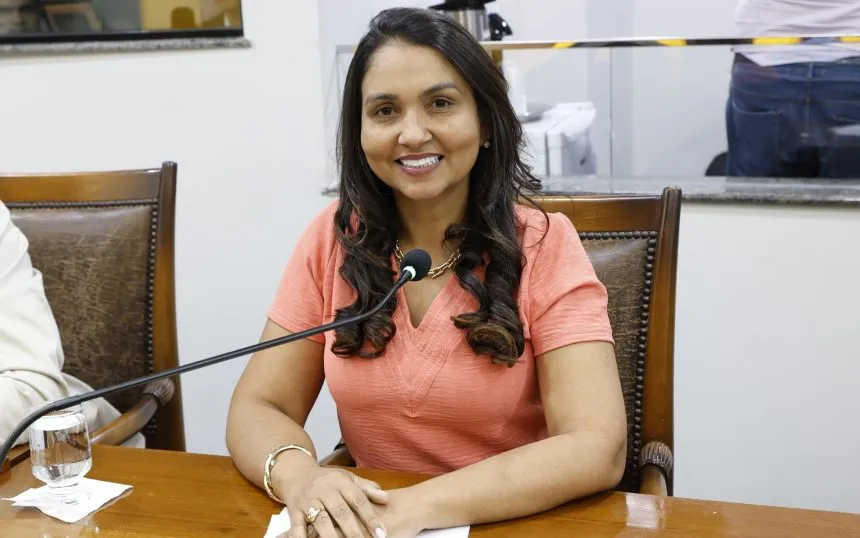 Deputada Vanda Monteiro propõe selo para escolas inclusivas e quer instituir Dia Estadual do Guia de Turismo