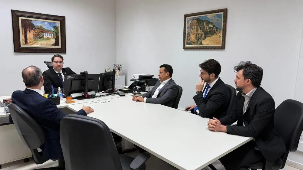 Governo lança edital de remoção interna para professores da rede estadual com 490 vagas