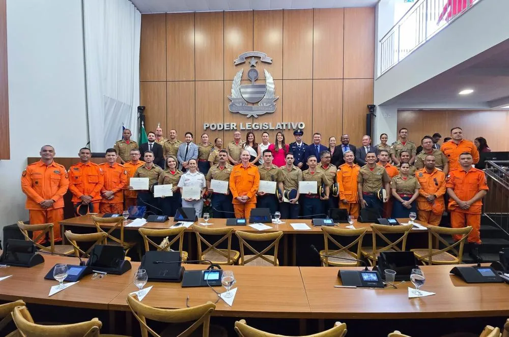 Em Sessão Solene, Câmara Municipal de Palmas presta homenagem aos Bombeiros Militar do Tocantins
