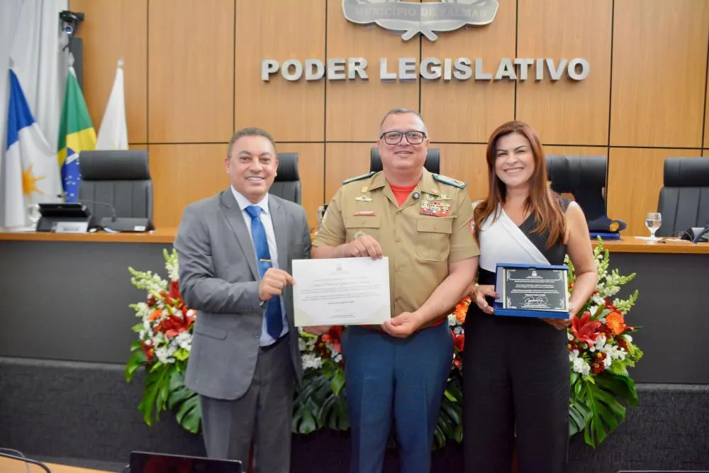 Karina Café destaca bravura e compromisso dos bombeiros em sessão solene na Câmara de Palmas