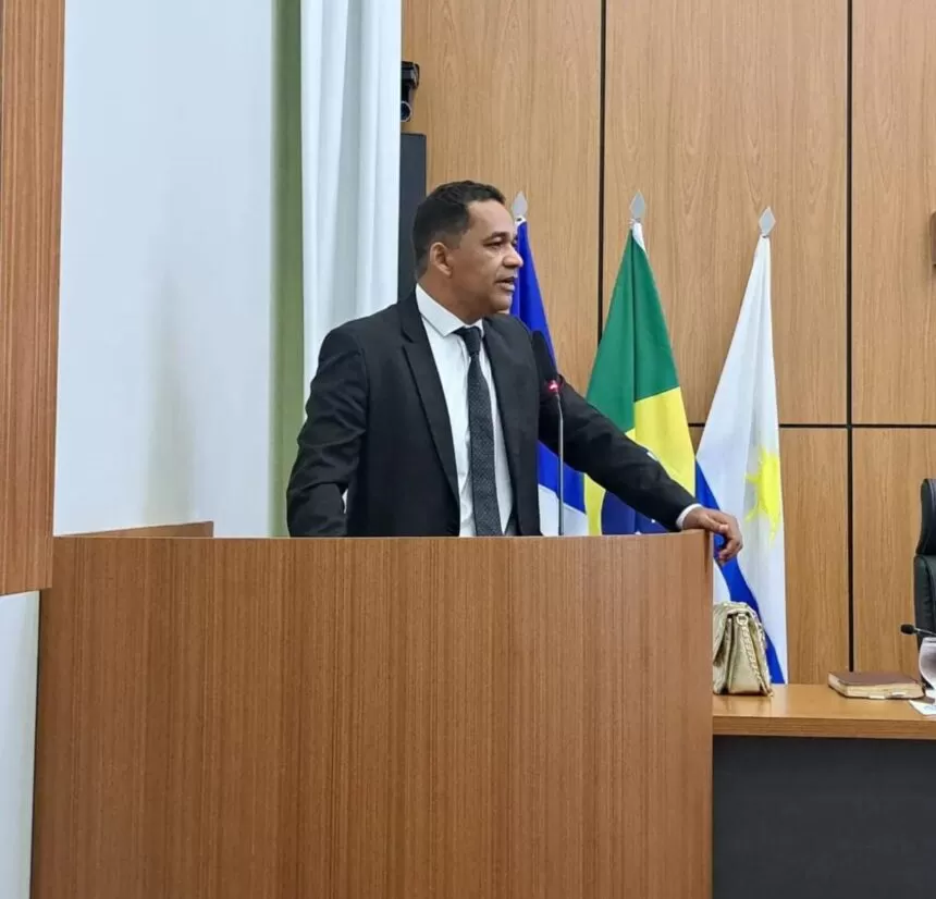 Vereador Waldson da Agesp solicita construção de meio-fio para Rua Castro Alves no Setor Bela Vista