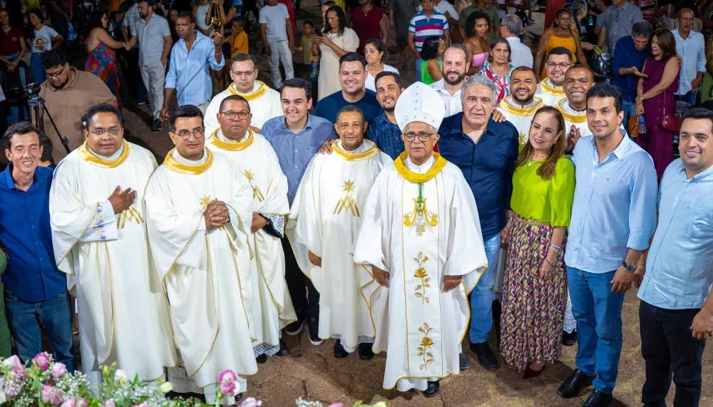 Governador em exercício Laurez Moreira participa de missa solene em Natividade na celebração da padroeira do Tocantins