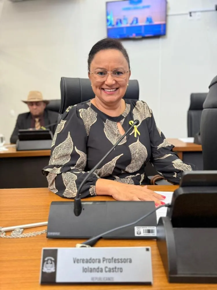 Professora Iolanda Castro solicita reforço policial e poda de árvores em frente ao CESUP, em Palmas