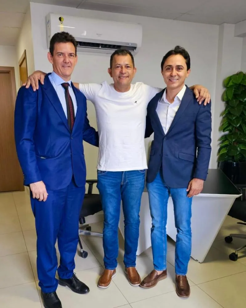 Vereador Zé Branquim recebe Orion Milhomem e advogados no gabinete e na Câmara