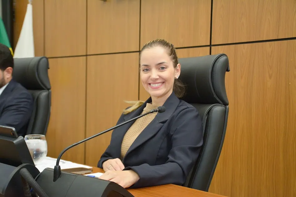 Vereadora MaryCats da Causa Animal apresenta projeto que prevê divulgação de animais para adoção em cinemas de Palmas