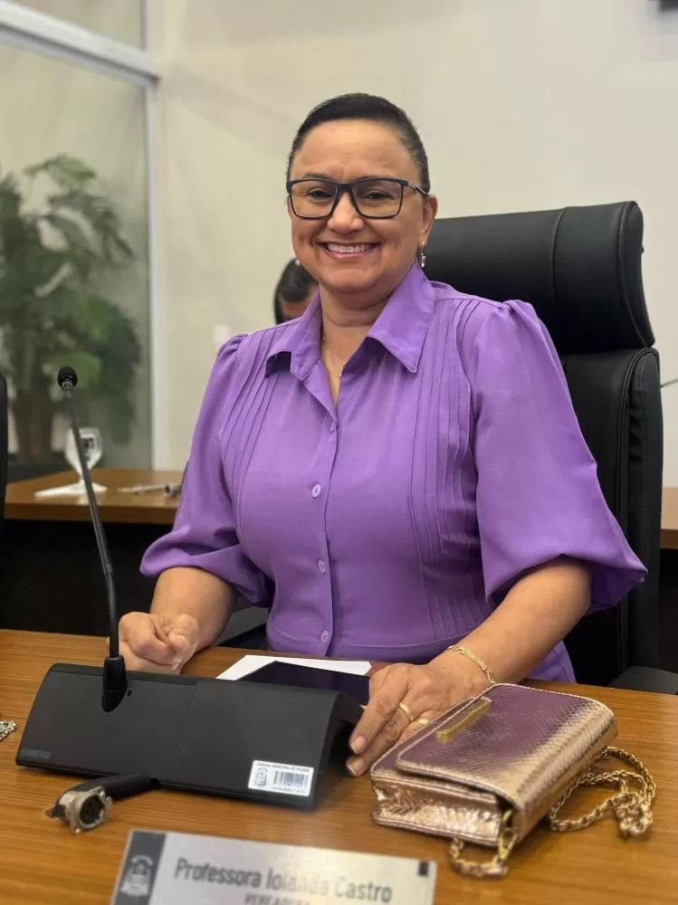 Vereadora Iolanda Castro solicita revitalização do parquinho infantil na Praia da Graciosa