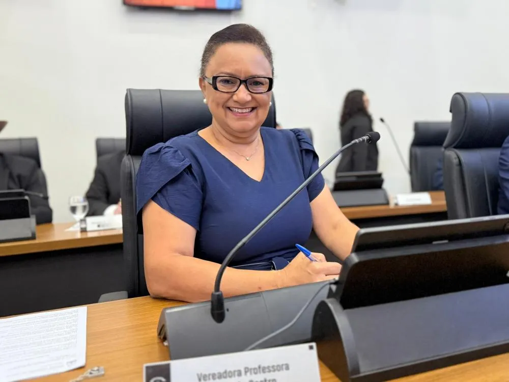 Vereadora Professora Iolanda Castro apresenta projetos voltados à inclusão da comunidade surda em Palmas