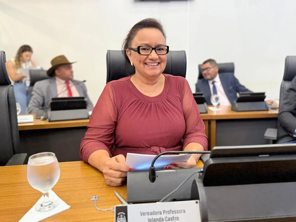 Professora Iolanda Castro apresenta projeto de lei sobre saúde menstrual no serviço público municipal