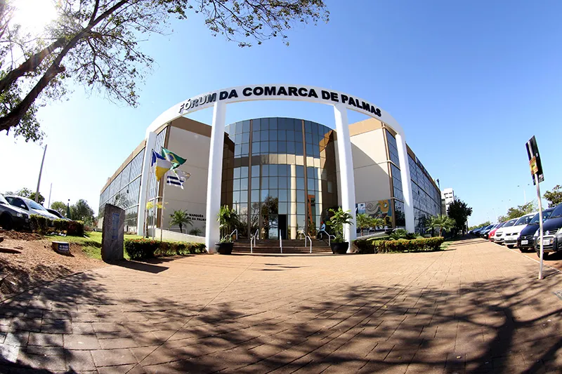 Mulher é condenada a mais de 35 anos de prisão por assassinato e tentativa de homicídio na capital 