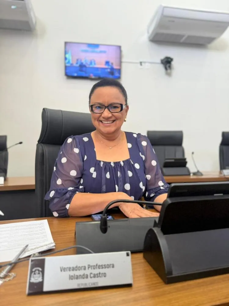 Vereadora Professora Iolanda Castro solicita estudo técnico para solucionar alagamentos em frente à Escola Carolina Campelo